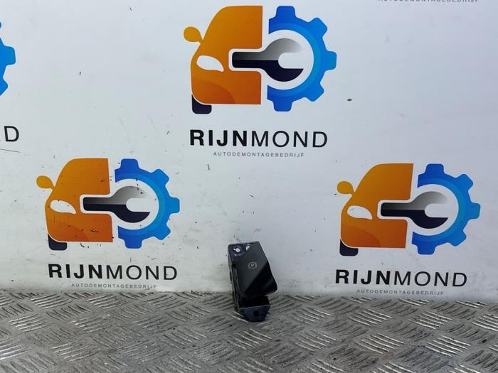 Używane Przelacznik hamulca postojowego Ford Mondeo V 2.0 EcoBoost 16V Cena na żądanie oferowane przez Autodemontage Rijnmond BV