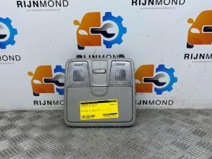 Usados Luz interior delante Kia Cee'd Sportswagon (JDC5) 1.6 CRDi 16V VGT Precio € 36,30 IVA incluido ofrecido por Autodemontage Rijnmond BV