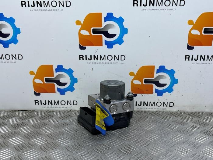 Begagnade ABS-pump Citroen C4 Picasso (3D/3E) 1.2 12V PureTech 130 Pris på förfrågan erbjuds av Autodemontage Rijnmond BV