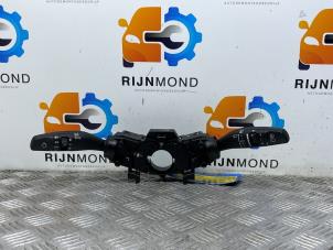 Używane Przelacznik Combi kolumny kierownicy Kia Stonic (YB) 1.0i T-GDi 12V Cena € 96,80 Z VAT oferowane przez Autodemontage Rijnmond BV