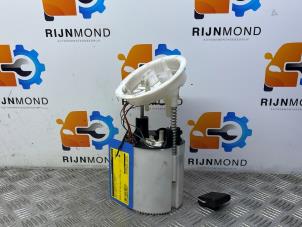 Usagé Pompe carburant électrique BMW 3 serie (E93) 330i 24V Prix € 60,50 Prix TTC proposé par Autodemontage Rijnmond BV