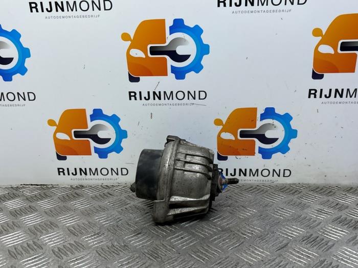 Usagé Support moteur BMW 3 serie (E93) 330i 24V Prix € 18,15 Prix TTC proposé par Autodemontage Rijnmond BV
