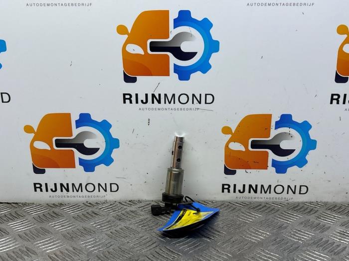 Begagnade Kamaxelsensor BMW 3 serie (E93) 330i 24V Pris € 24,20 Inklusive moms erbjuds av Autodemontage Rijnmond BV