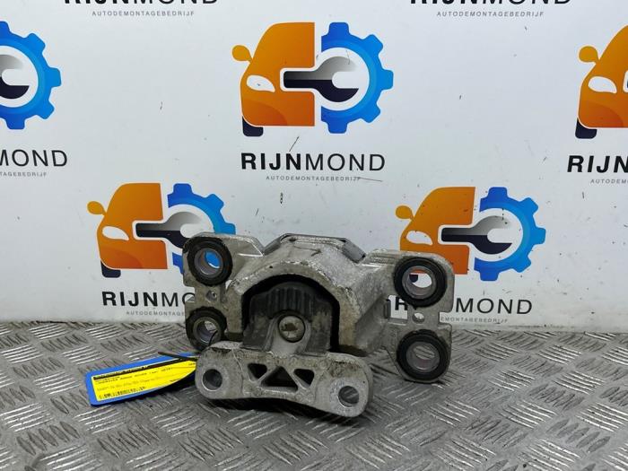 Usagé Support moteur Landrover Range Rover Evoque (LVJ/LVS) 2.2 SD4 16V Prix € 48,40 Prix TTC proposé par Autodemontage Rijnmond BV