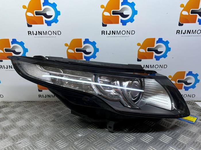 Używane Reflektor prawy Landrover Range Rover Evoque (LVJ/LVS) 2.2 SD4 16V Cena € 665,50 Z VAT oferowane przez Autodemontage Rijnmond BV