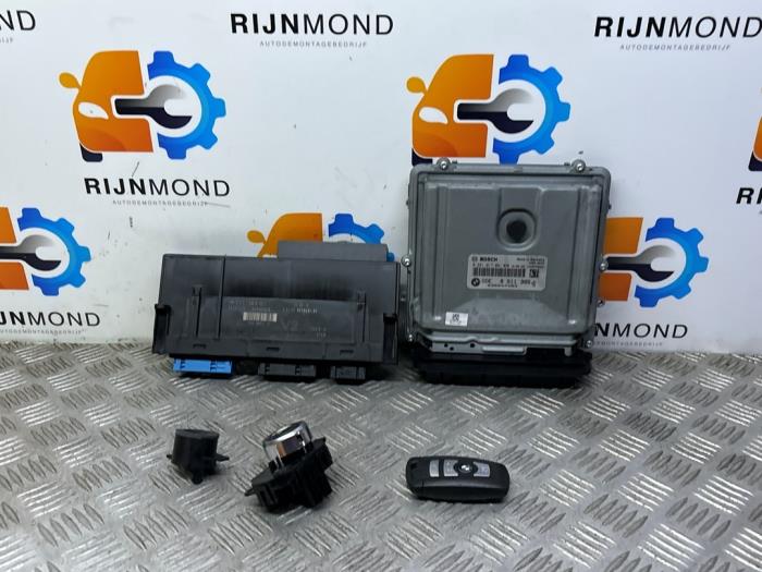 Used Ignition lock + computer BMW 5 serie (F10) 525d 24V Price on request offered by Autodemontage Rijnmond BV