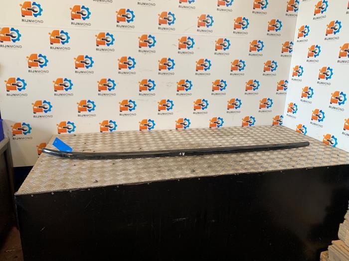 Begagnade Takstripe, höger BMW X1 (F48) xDrive 20d 2.0 16V Pris på förfrågan erbjuds av Autodemontage Rijnmond BV