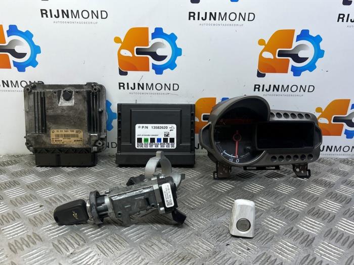 Used Ignition lock + computer Chevrolet Aveo (300) 1.3 D 16V Price on request offered by Autodemontage Rijnmond BV