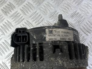 Dynamo van een Opel Zafira (M75) 1.7 CDTi 16V 2008