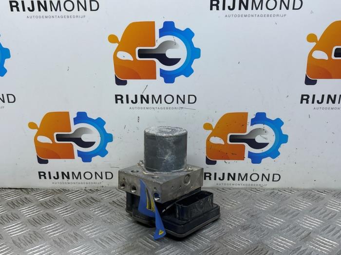Begagnade ABS-pump Audi A1 Sportback (GBA) 1.0 30 TFSI 12V Pris € 125,00 Marginaltabell erbjuds av Autodemontage Rijnmond BV