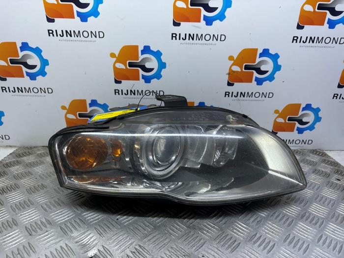 Używane Reflektor prawy Audi A4 (B7) 2.0 TDI Cena na żądanie oferowane przez Autodemontage Rijnmond BV