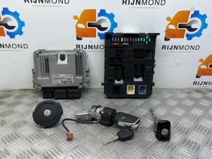 Used Ignition lock + computer Peugeot 308 SW (4E/H) 1.6 VTI 16V Price on request offered by Autodemontage Rijnmond BV