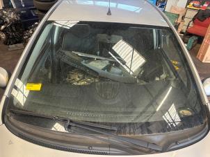 Usados Parabrisas Peugeot 107 1.0 12V Precio € 85,00 Norma de margen ofrecido por Autodemontage Rijnmond BV