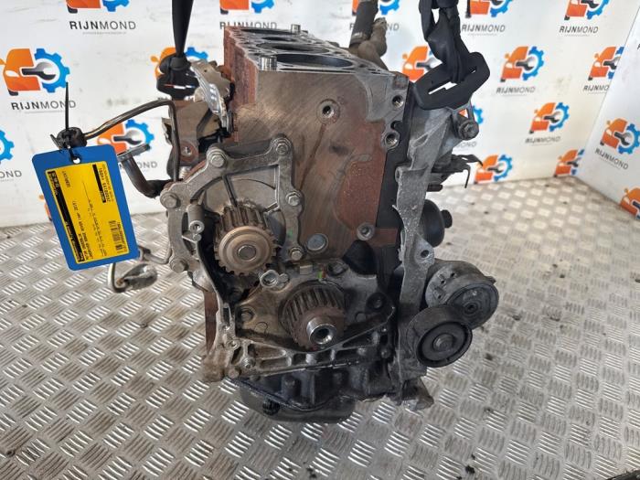 Used Engine crankcase Landrover Range Rover Evoque (LVJ/LVS) 2.2 SD4 16V Price € 544,50 Inclusive VAT offered by Autodemontage Rijnmond BV