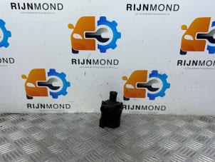 Usados Bomba de agua adicional Seat Leon (5FB) 1.6 TDI 16V Precio € 24,19 IVA incluido ofrecido por Autodemontage Rijnmond BV
