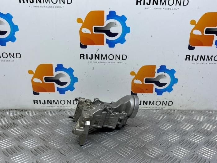 Gebrauchte Ölpumpe Peugeot 2008 (UD/UK/UR/US/UX) 1.2 VTi 12V PureTech 130 Preis auf Anfrage angeboten von Autodemontage Rijnmond BV