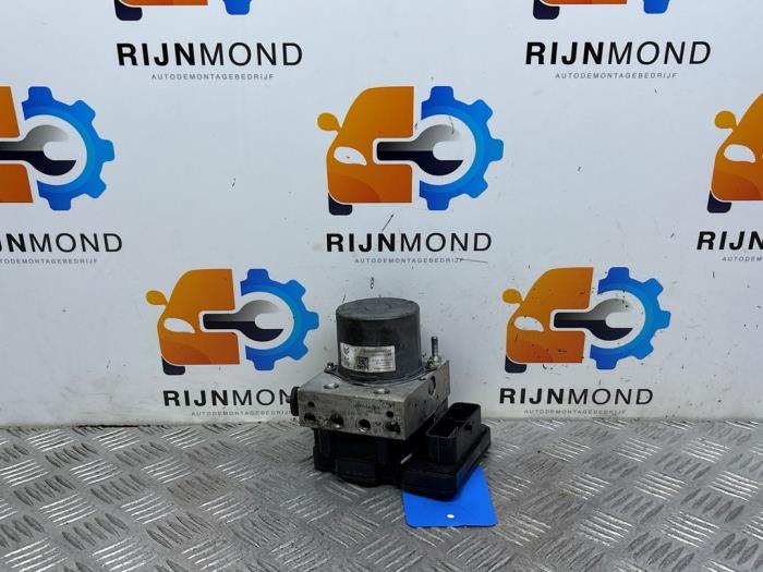 Begagnade ABS-pump Peugeot Expert (V1/VA/VB/VE/VF/VT/VY) 2.0 Blue HDi 120 16V Pris € 75,00 Marginaltabell erbjuds av Autodemontage Rijnmond BV