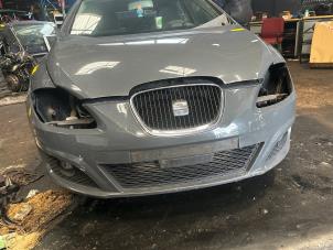 Usados Parachoques Seat Leon (1P1) 1.4 TSI 16V Precio € 275,00 Norma de margen ofrecido por Autodemontage Rijnmond BV