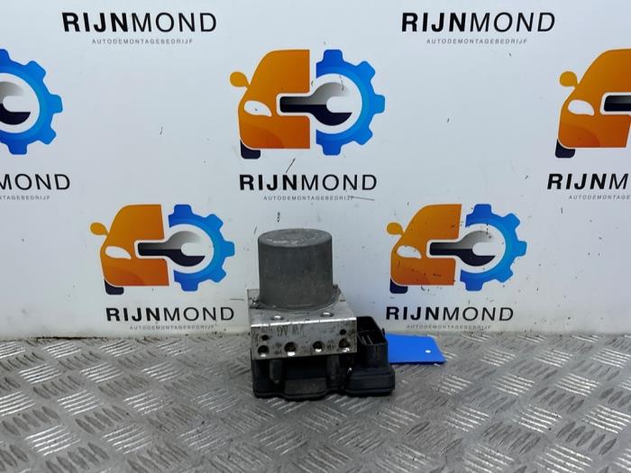 Begagnade ABS-pump Volkswagen Polo VI (AW1) 1.0 TSI 12V Pris på förfrågan erbjuds av Autodemontage Rijnmond BV