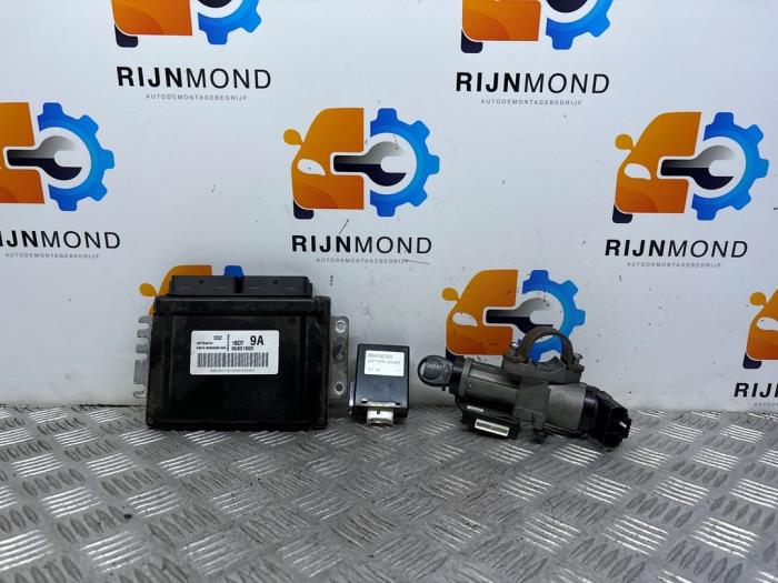 Used Ignition lock + computer Chevrolet Matiz (M200) 0.8 S,SE Price on request offered by Autodemontage Rijnmond BV
