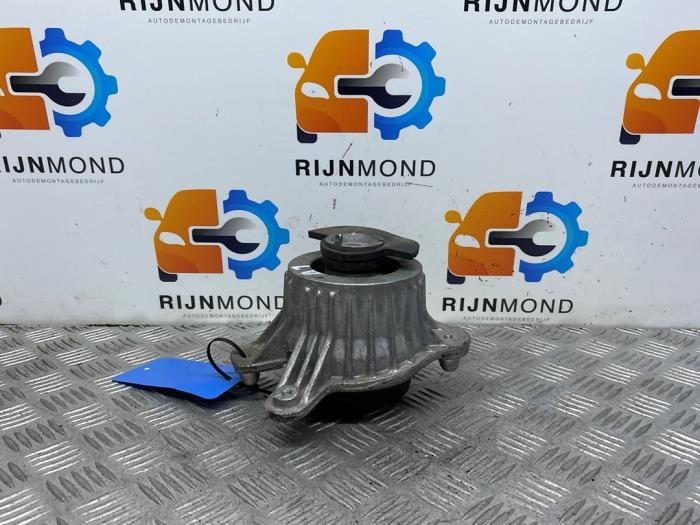 Used Engine mount Mercedes C Estate (S205) C-180 1.6 16V BlueEfficiency Price € 29,99 Margin scheme offered by Autodemontage Rijnmond BV