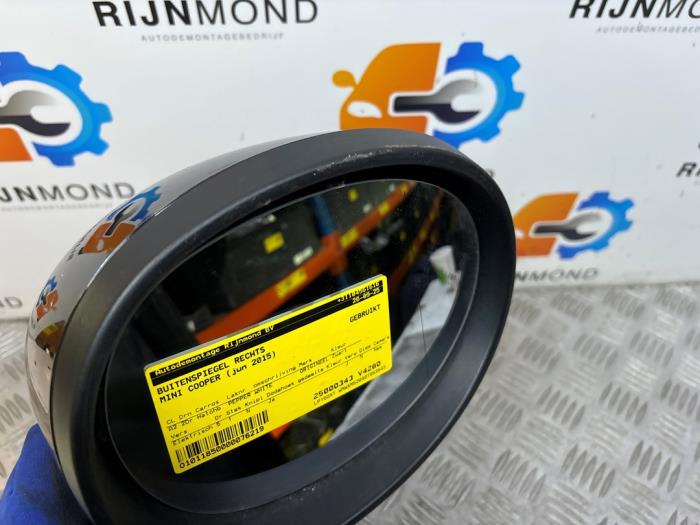 Skärmspegel, höger från en MINI Mini (F56) 1.5 12V Cooper 2015