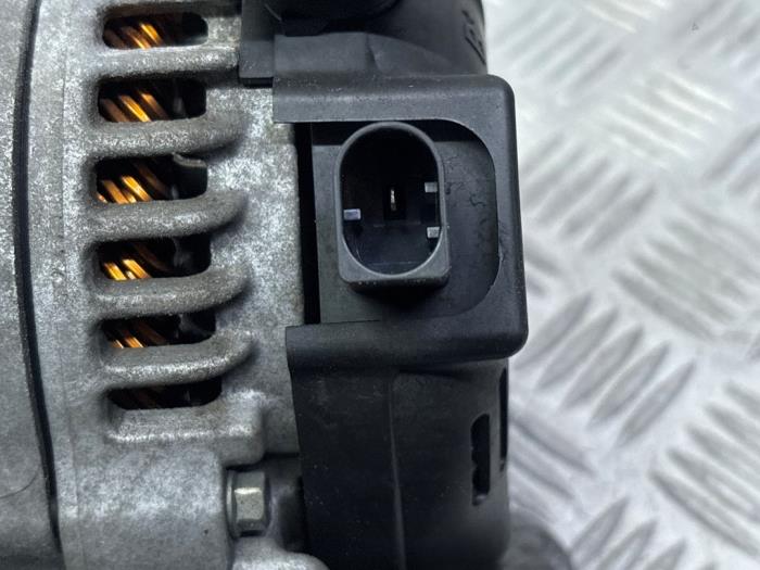 Dynamo från en MINI Mini (F56) 1.5 12V Cooper 2015