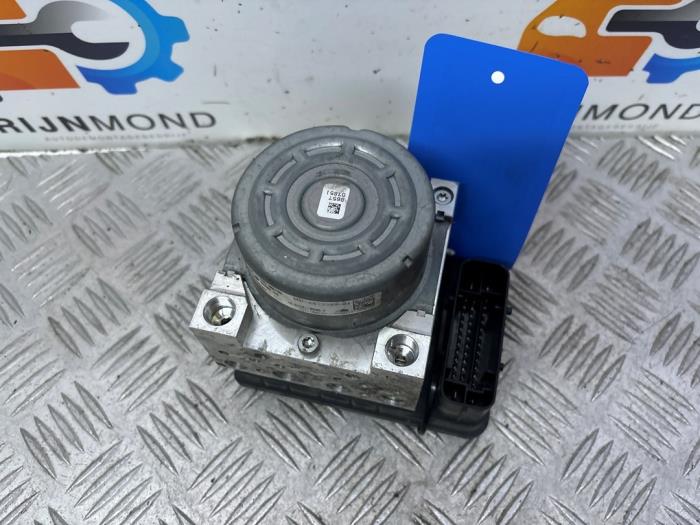 ABS-pump från en MINI Mini (F56) 1.5 12V Cooper 2015