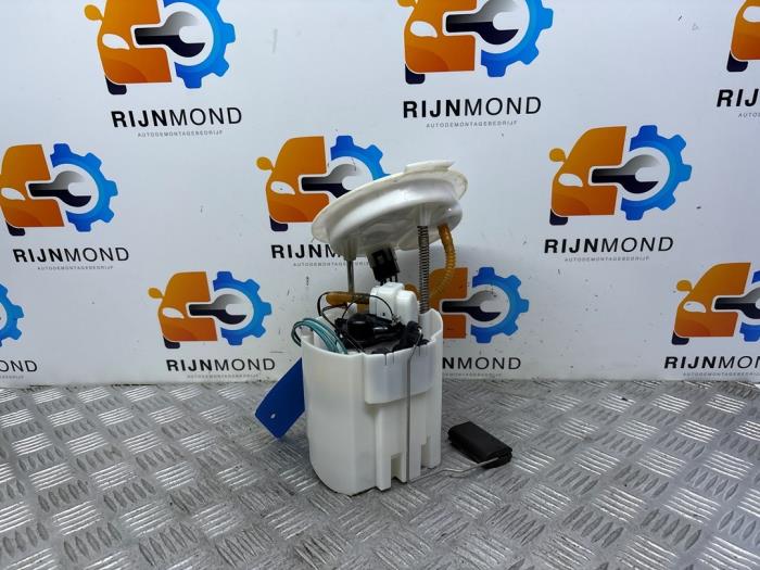 Elektrisk bränslepump från en MINI Mini (F56) 1.5 12V Cooper 2015