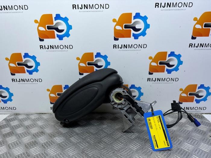 Armstöd från en MINI Mini (F56) 1.5 12V Cooper 2015