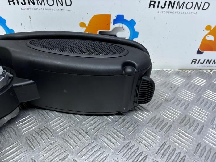 Armstöd från en MINI Mini (F56) 1.5 12V Cooper 2015