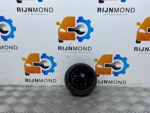 Begagnade Luftmunstycke, instrumentbräda Mini Mini (F56) 1.5 12V Cooper Pris på förfrågan erbjuds av Autodemontage Rijnmond BV