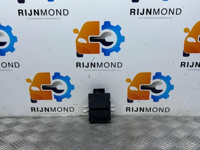 ADM-bränslemodul från en MINI Mini (F56) 1.5 12V Cooper 2015
