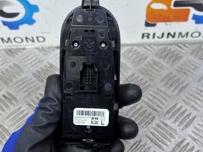 Brytare, eldrivna fönster från en MINI Mini (F56) 1.5 12V Cooper 2015
