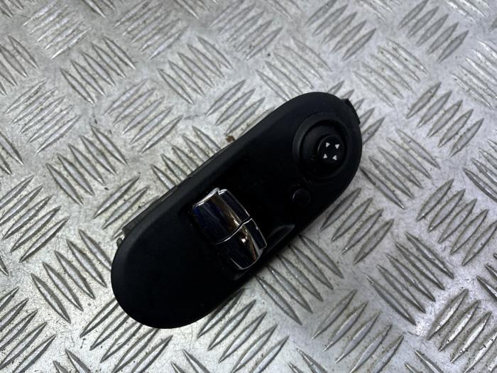 Brytare, eldrivna fönster från en MINI Mini (F56) 1.5 12V Cooper 2015
