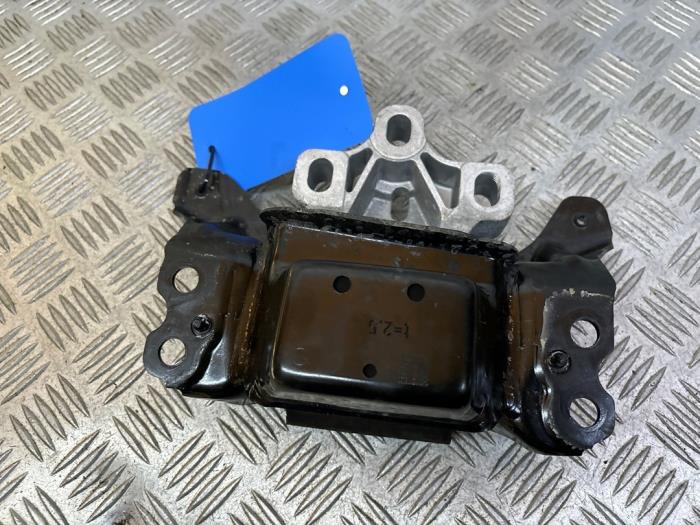 Used Engine mount Volkswagen Golf VIII (CD1) 1.5 TSI 16V Price € 30,25 Inclusive VAT offered by Autodemontage Rijnmond BV