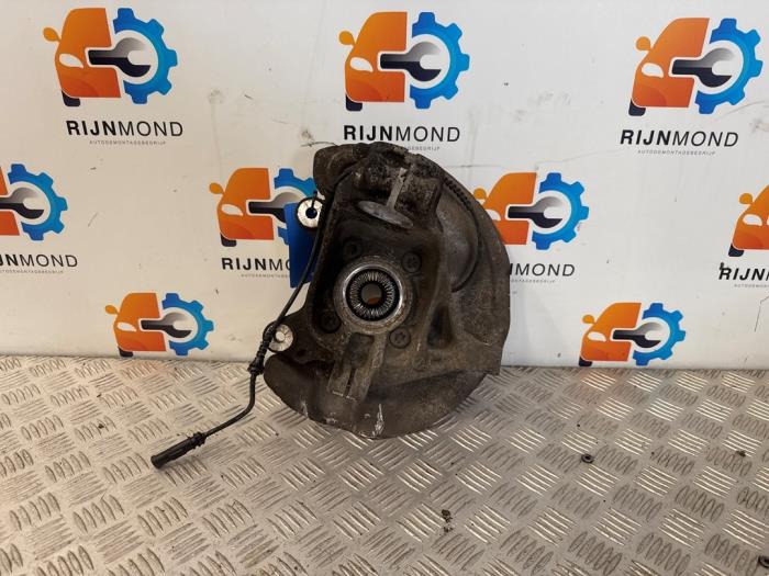 Spindel, höger fram från en MINI Mini (F56) 1.5 12V Cooper 2015