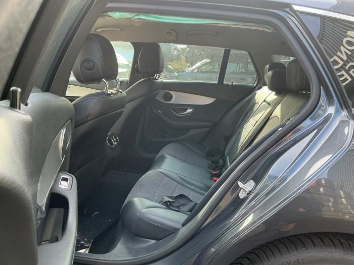 Używane Podsufitka Mercedes C Estate (S205) C-180 1.6 16V BlueEfficiency Cena € 100,00 Procedura marży oferowane przez Autodemontage Rijnmond BV