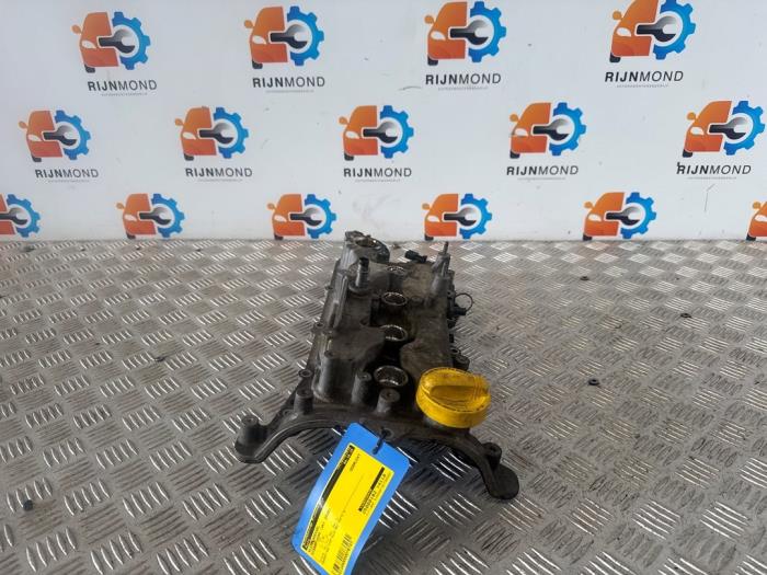 Usagé Couvercle soupapes Nissan Juke (F15) 1.2 DIG-T 16V Prix € 72,60 Prix TTC proposé par Autodemontage Rijnmond BV