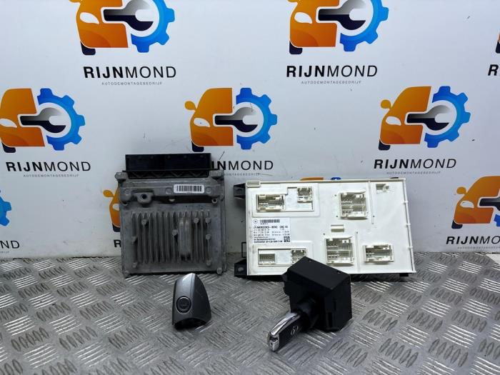 Used Ignition lock + computer Mercedes B (W246/W242) 1.8 B-180 CDI BlueEFFICIENCY 16V Price € 302,49 Inclusive VAT offered by Autodemontage Rijnmond BV
