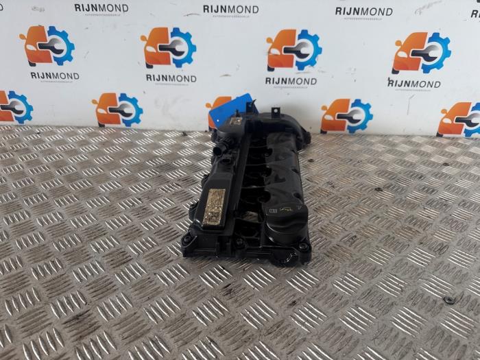 Ventildeckel van een Mercedes-Benz E (R207) E-250 CDI,d 16V BlueEfficiency, BlueTEC 2012