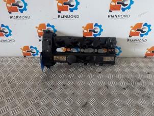 Ventildeckel van een Mercedes-Benz E (R207) E-250 CDI,d 16V BlueEfficiency, BlueTEC 2012