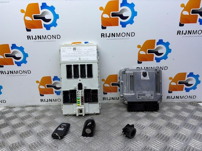 Used Ignition lock + computer BMW 1 serie (F21) 116d 1.5 12V TwinPower Price on request offered by Autodemontage Rijnmond BV