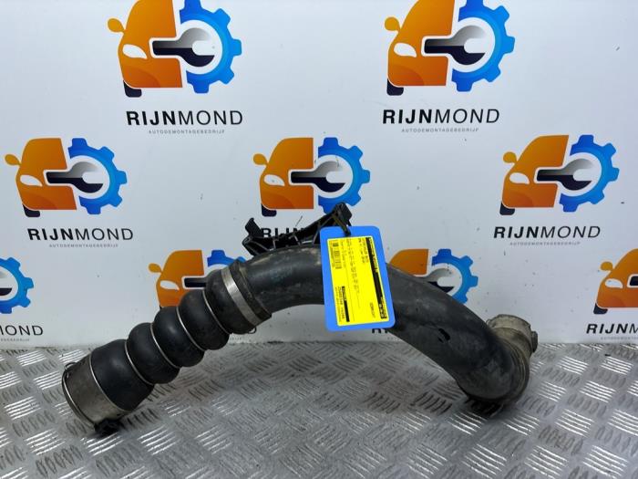 Gebrauchte Intercooler Rohr BMW X1 (F48) sDrive 18i 1.5 12V TwinPower Turbo Preis € 90,74 Mit Mehrwertsteuer angeboten von Autodemontage Rijnmond BV