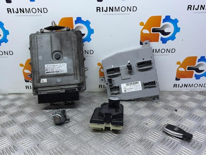 Used Ignition lock + computer Mercedes C Estate AMG (S205) C-63 AMG 4.0 V8 Biturbo Price € 450,00 Margin scheme offered by Autodemontage Rijnmond BV