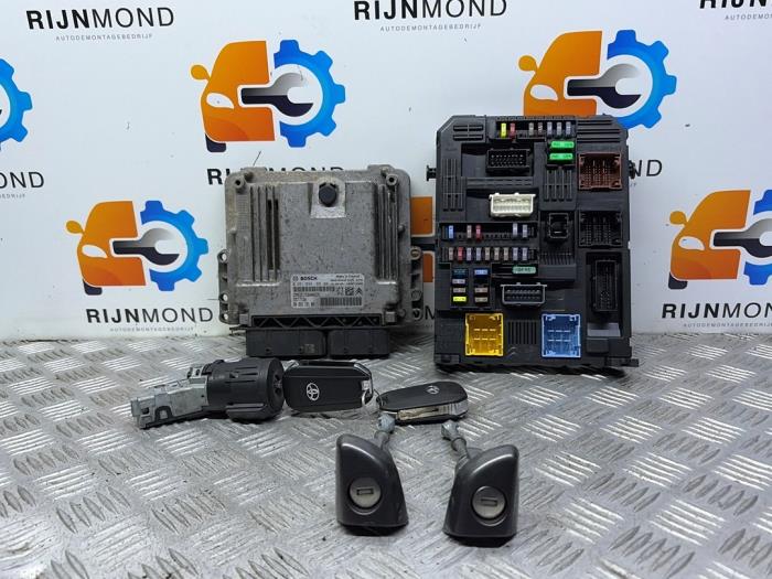 Used Ignition lock + computer Toyota ProAce 1.6 D-4D 115 16V Price € 423,50 Inclusive VAT offered by Autodemontage Rijnmond BV