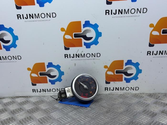Używane Obrotomierz Renault Twingo II (CN) 1.2 16V Cena € 14,95 Procedura marży oferowane przez Autodemontage Rijnmond BV