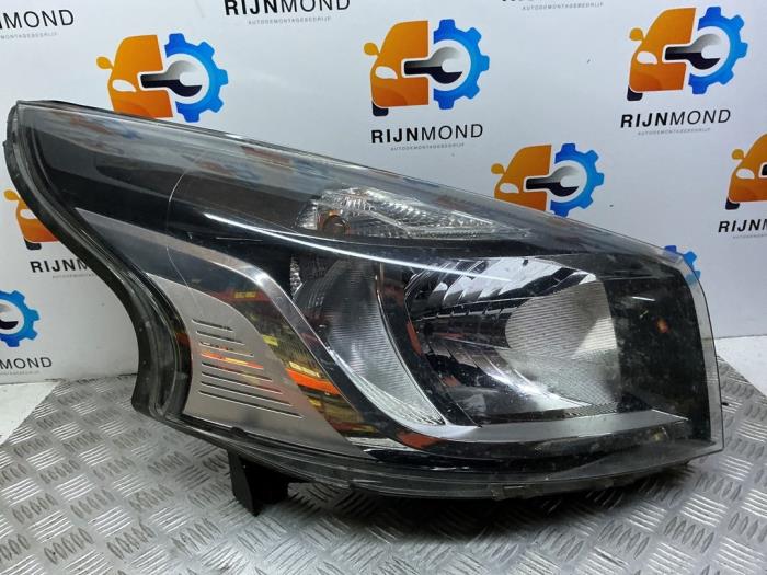 Używane Reflektor prawy Renault Trafic (1FL/2FL/3FL/4FL) 1.6 dCi 90 Cena € 174,99 Procedura marży oferowane przez Autodemontage Rijnmond BV