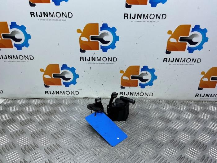 Begagnade Extra vattenpump Peugeot 308 CC (4B) 1.6 16V THP 150 Pris € 34,95 Marginaltabell erbjuds av Autodemontage Rijnmond BV