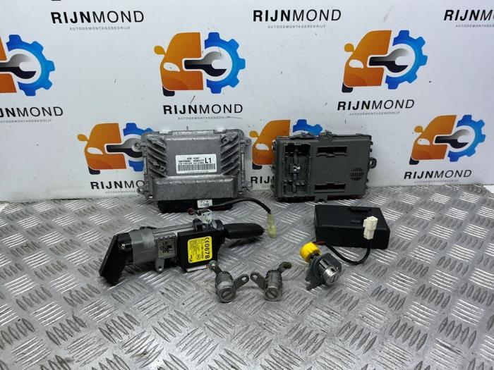 Used Ignition lock + computer Chevrolet Aveo (250) 1.2 16V Price on request offered by Autodemontage Rijnmond BV